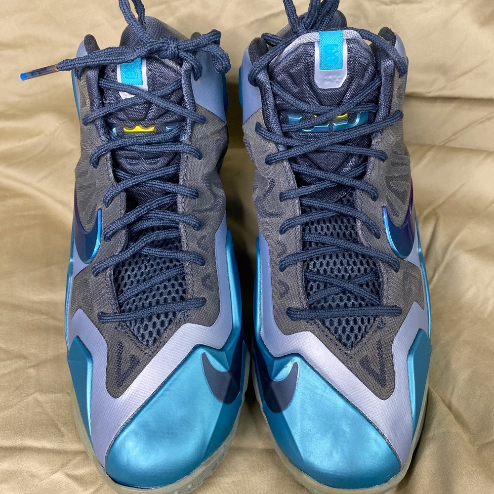 Nike Lebron XI GS Armory Slate Gamma Blue Light Armory 621712-400 size 6